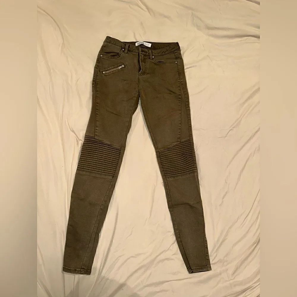 Olive army green pants women’s size 2 jeans